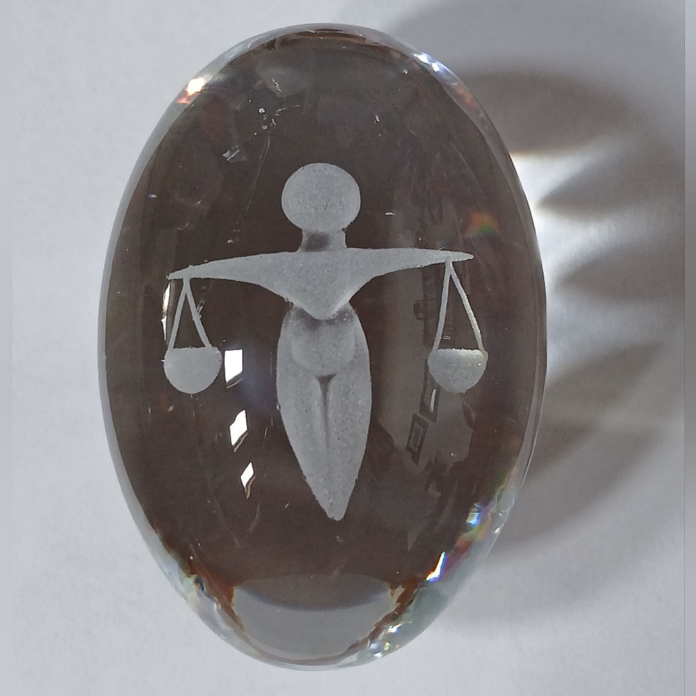 Vintage 70s Clear Glass Crystal Egg Paperweight Zodiac Libra Ekenas Sweden - Picture 11 of 14